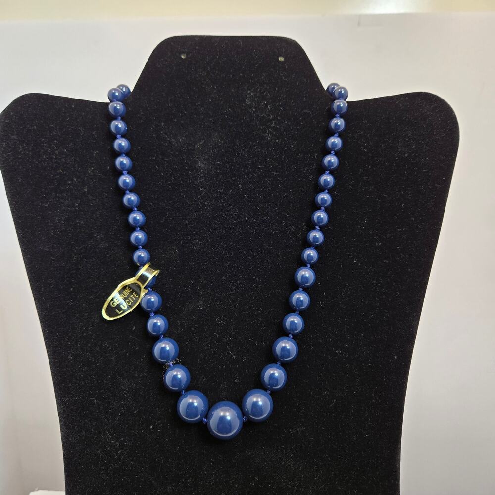 Navy Lucite Necklace graduated‎ bead